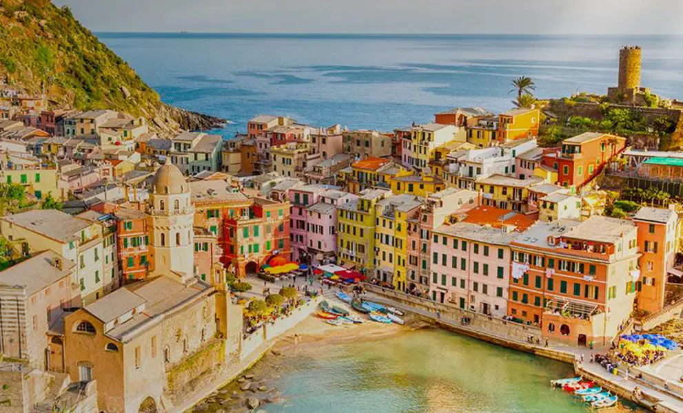 Colourful buildings and blue sea, Vernazza, Italy