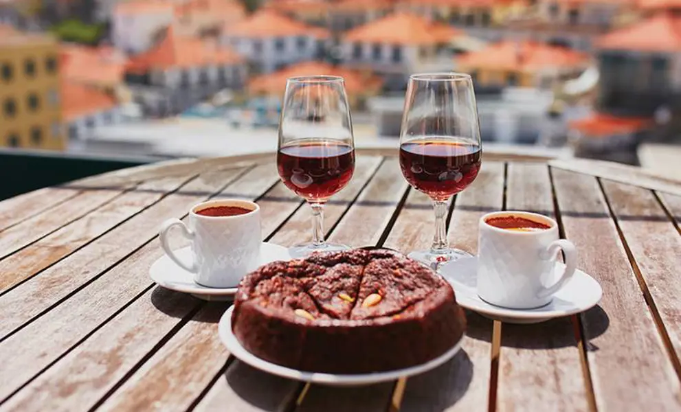 bolo de mel de cana (Honeycake), Madeira